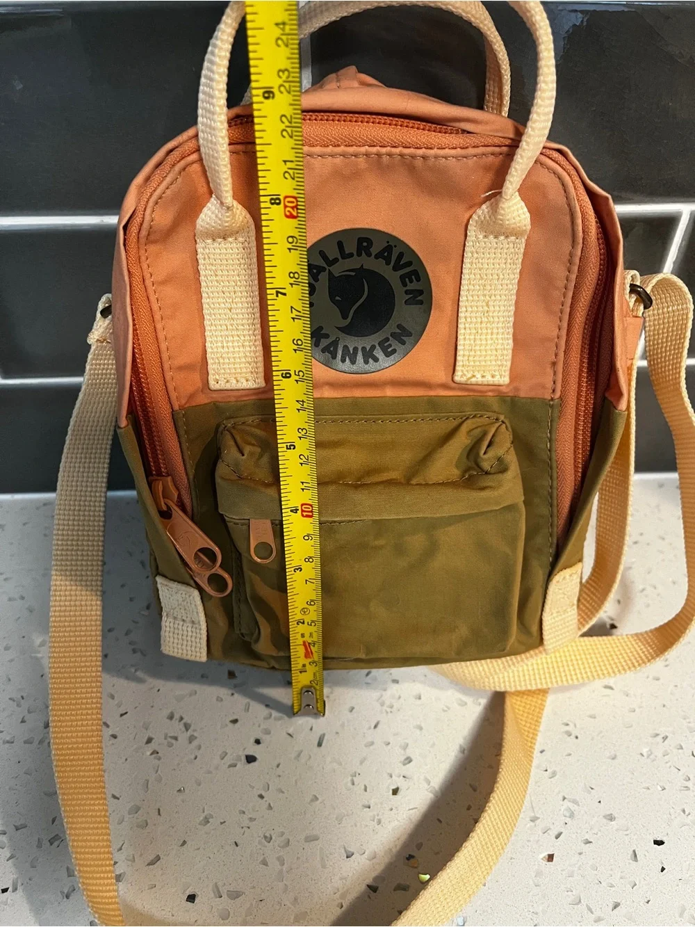 Fjällräven Kånken Mini Sling Crossbody Bag Peach & Olive